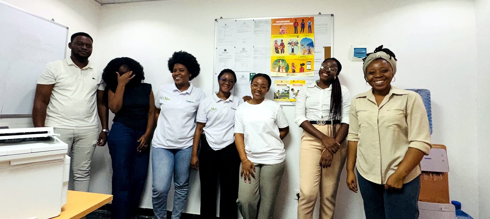 A equipa da SolidarChild no escritório de Pemba